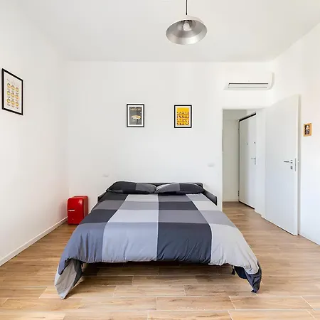 Santa Giulia - 15 Minutes From Centre Apartment