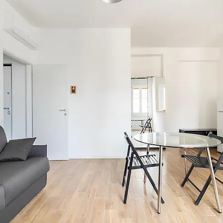 Apartment Santa Giulia - 15 Minutes From Centre Milan